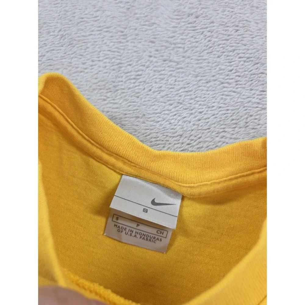 Vintage Nike Shirt Mens Small‎ Yellow Short Sleeve Spell Out Swoosh